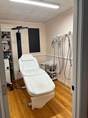 273 W Main St, Norton, MA 02766
