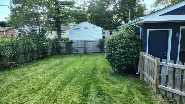 390 E Diane Drive, Buffalo Grove, IL 60089