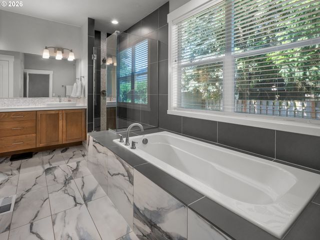 265 Ne 36TH Ct, Hillsboro, OR 97124