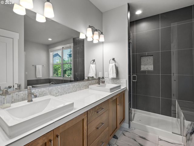 265 Ne 36TH Ct, Hillsboro, OR 97124