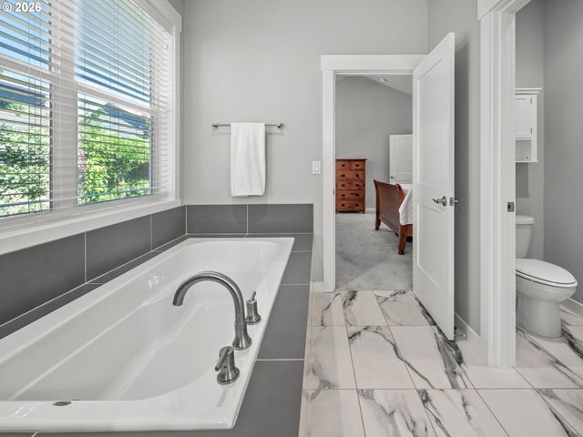 265 Ne 36TH Ct, Hillsboro, OR 97124