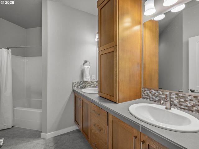 265 Ne 36TH Ct, Hillsboro, OR 97124