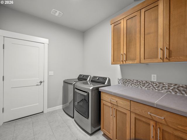 265 Ne 36TH Ct, Hillsboro, OR 97124