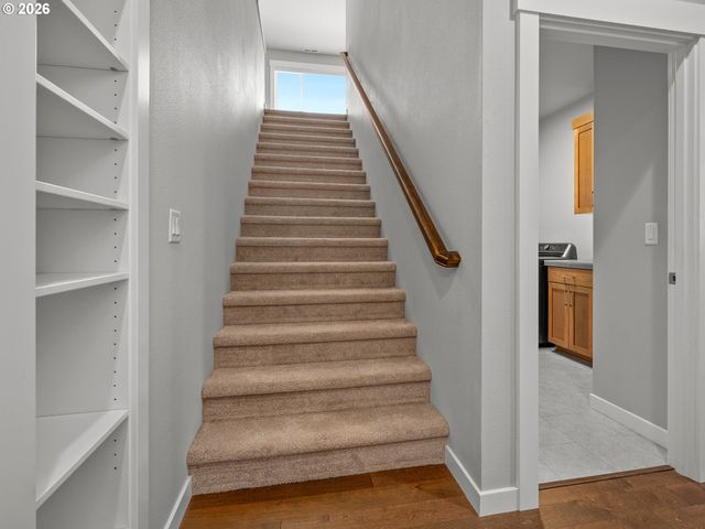265 Ne 36TH Ct, Hillsboro, OR 97124