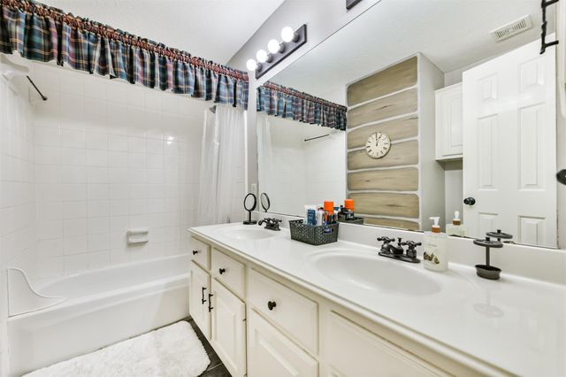 3215 Arbor Mill Court, Houston, TX 77059