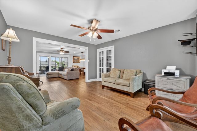 951 Ridgewood Circle, Bartonville, TX 76226