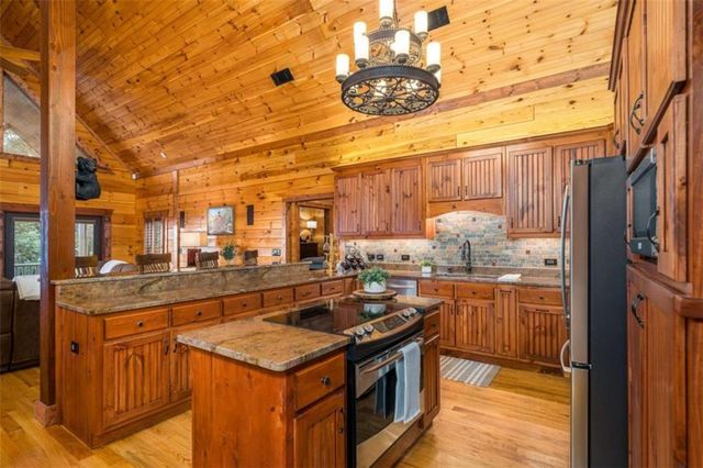 31 High Cliff Road, Jasper, GA 30143