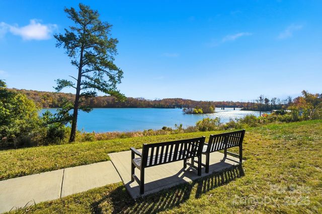 236 Linestowe Drive, Belmont, NC 28012