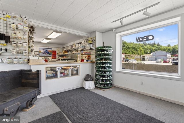 845 W PENN PIKE, Tamaqua, PA 18252