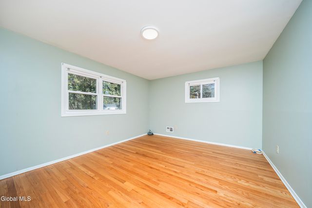 627 Via Ponderosa, Guilderland, NY 12303