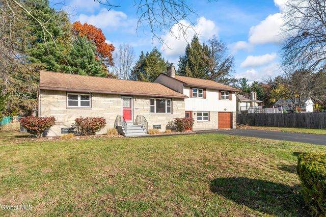 627 Via Ponderosa, Guilderland, NY 12303