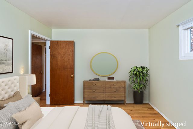 627 Via Ponderosa, Guilderland, NY 12303