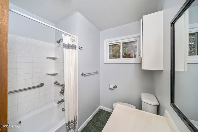 627 Via Ponderosa, Guilderland, NY 12303