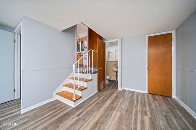 627 Via Ponderosa, Guilderland, NY 12303