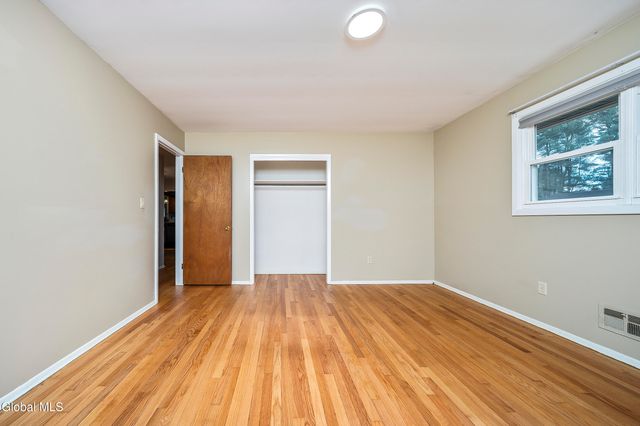 627 Via Ponderosa, Guilderland, NY 12303