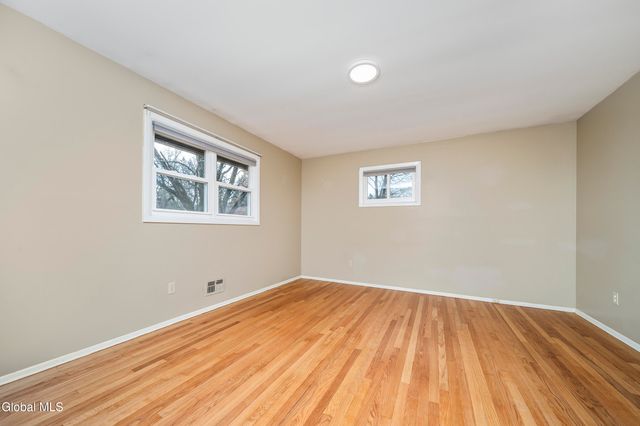 627 Via Ponderosa, Guilderland, NY 12303