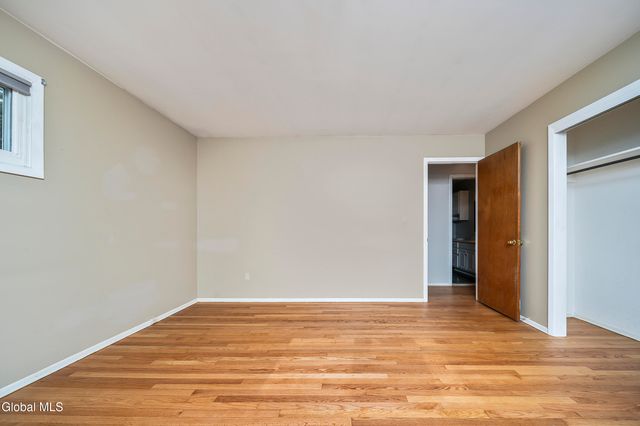 627 Via Ponderosa, Guilderland, NY 12303