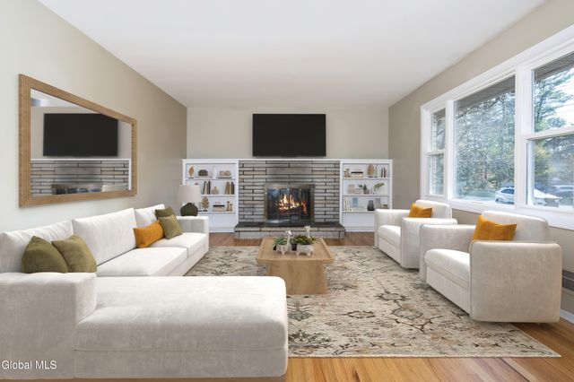 627 Via Ponderosa, Guilderland, NY 12303