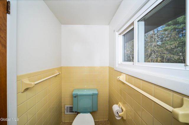 627 Via Ponderosa, Guilderland, NY 12303