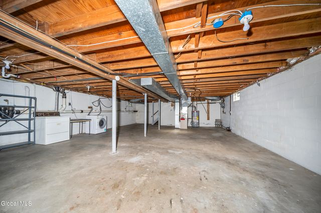 627 Via Ponderosa, Guilderland, NY 12303