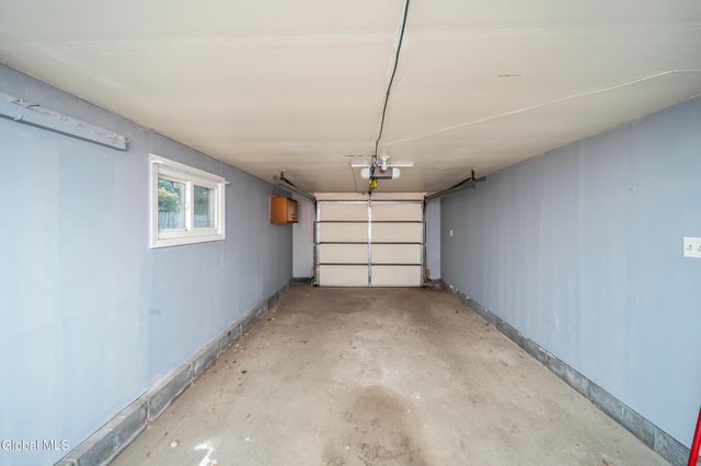 627 Via Ponderosa, Guilderland, NY 12303