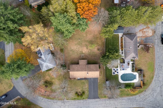 627 Via Ponderosa, Guilderland, NY 12303