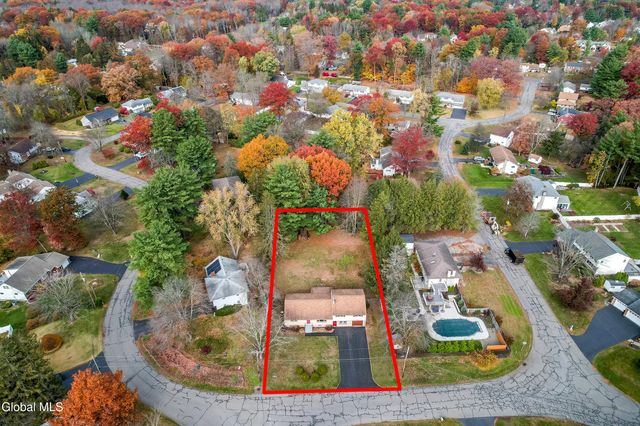 627 Via Ponderosa, Guilderland, NY 12303