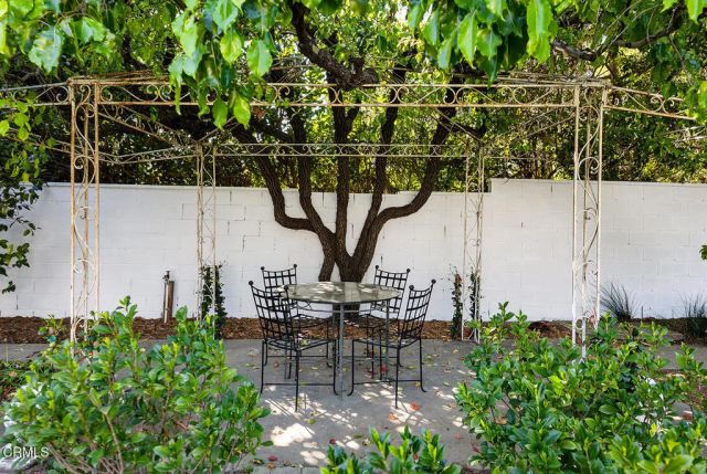 1275 New York Drive, Altadena, CA 91001