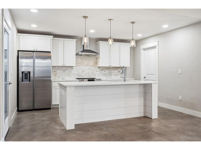 529 Foxtail Pl, Wiggins, CO 80654