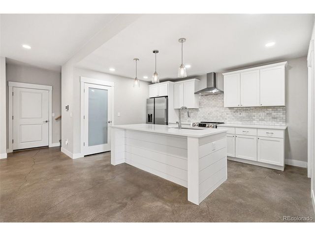 529 Foxtail Pl, Wiggins, CO 80654
