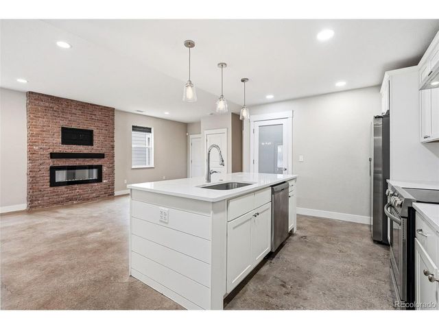 529 Foxtail Pl, Wiggins, CO 80654