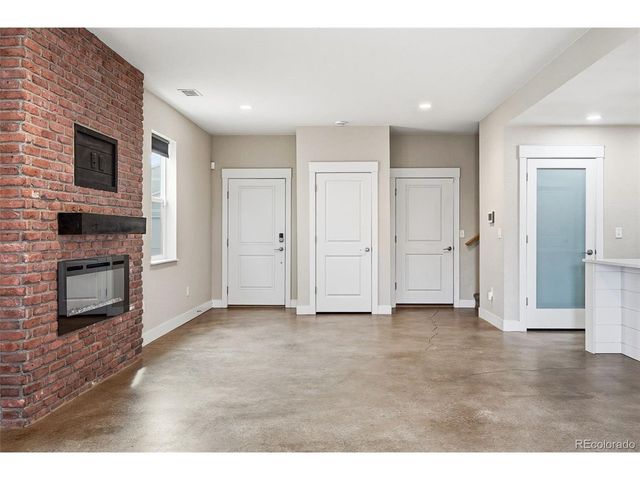529 Foxtail Pl, Wiggins, CO 80654