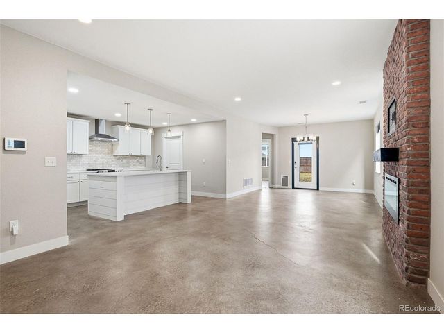 529 Foxtail Pl, Wiggins, CO 80654