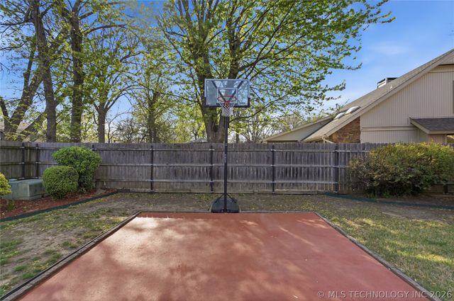 6212 E 78th Street, Tulsa, OK 74136