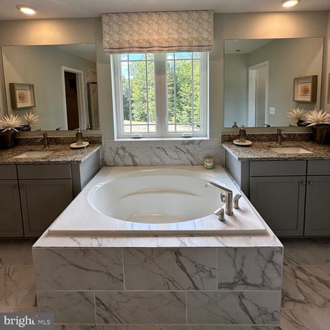 5404 NEWPORT CIR, White Plains, MD 20695