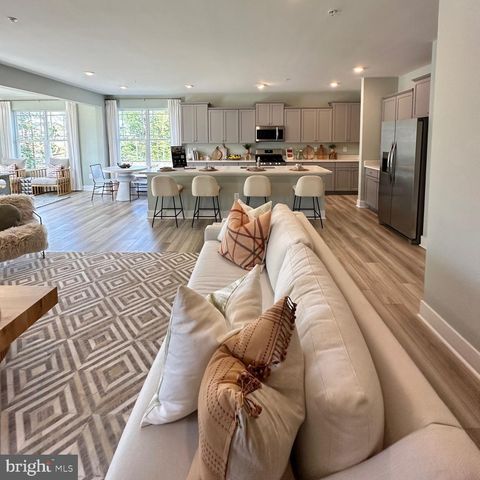 5404 NEWPORT CIR, White Plains, MD 20695