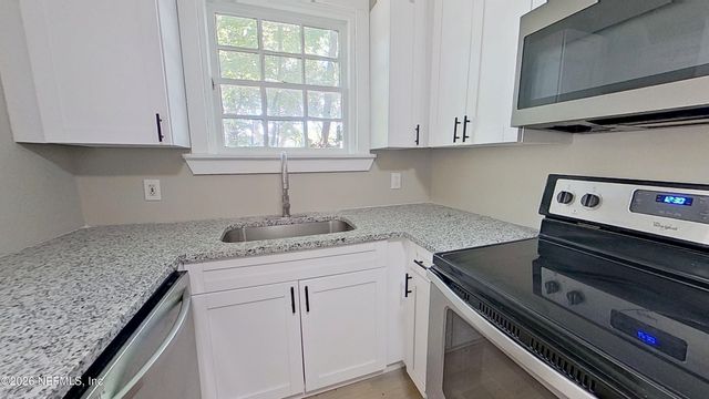 2853 COLLEGE Street 1, Jacksonville, FL 32205