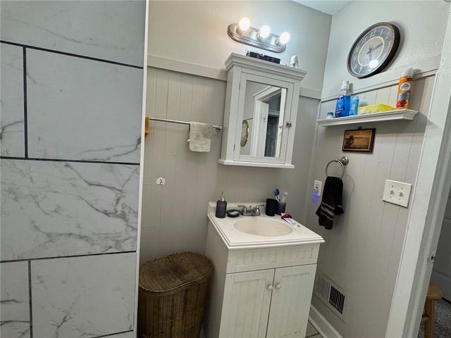 8500 E 57th Street, Kansas City, MO 64129