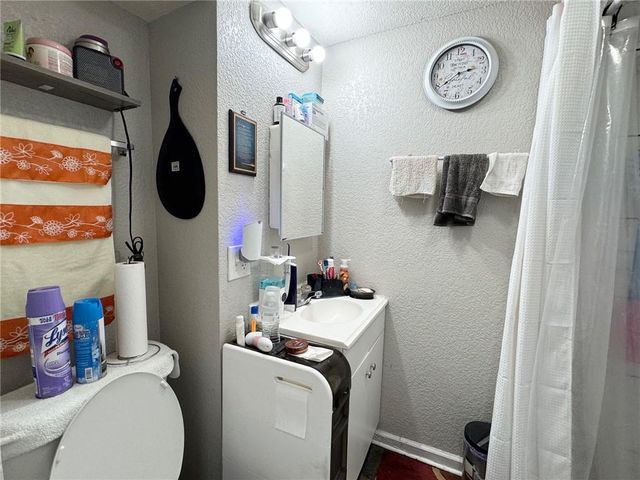 8500 E 57th Street, Kansas City, MO 64129