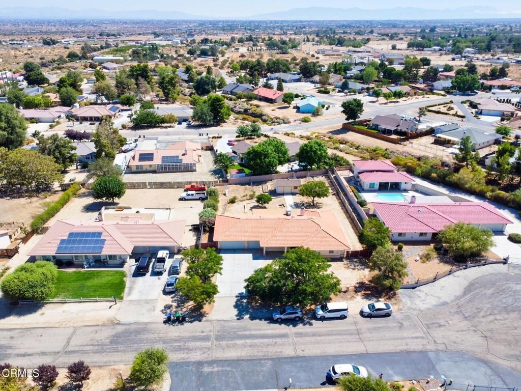 Image 2 of property listing at 9527 Riggins Road, Phelan, CA 92371