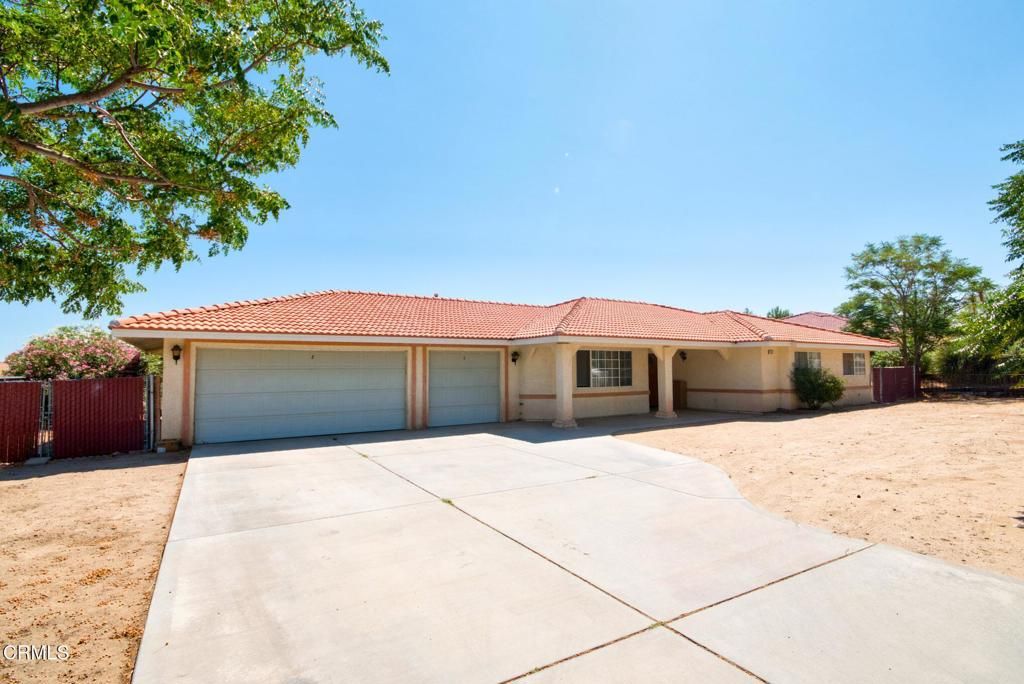 Image 41 of property listing at 9527 Riggins Road, Phelan, CA 92371