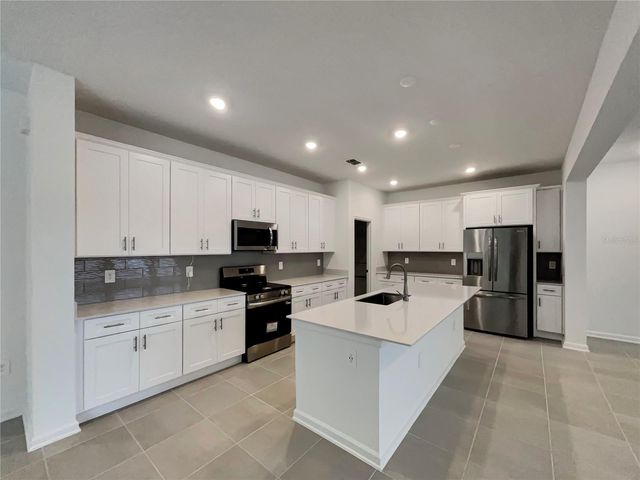 709 PERONI AVENUE, Debary, FL 32713