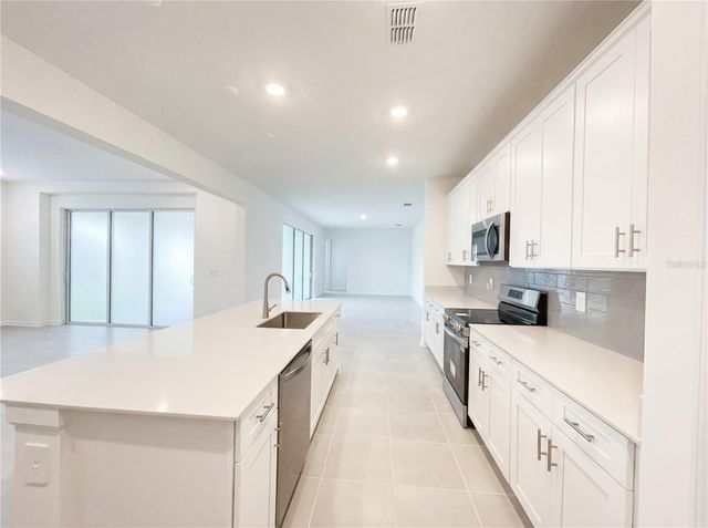 709 PERONI AVENUE, Debary, FL 32713