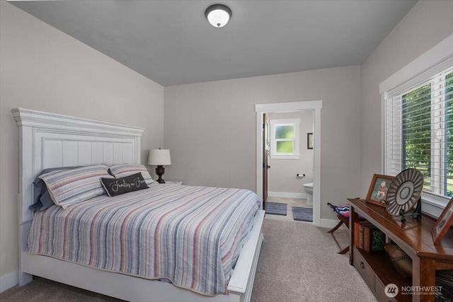 9835 James Road SW, Rochester, WA 98579
