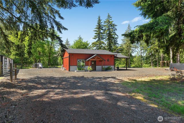 9835 James Road SW, Rochester, WA 98579