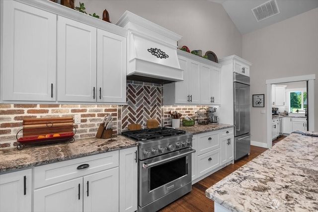9835 James Road SW, Rochester, WA 98579