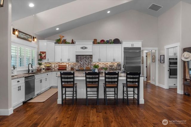 9835 James Road SW, Rochester, WA 98579