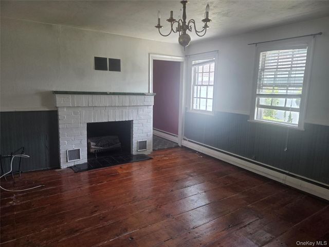 107 Eden Avenue, Massapequa Park, NY 11762