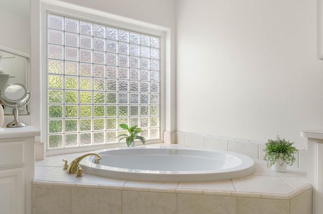 2965 Shadow Brook Lane, Redding, CA 96001