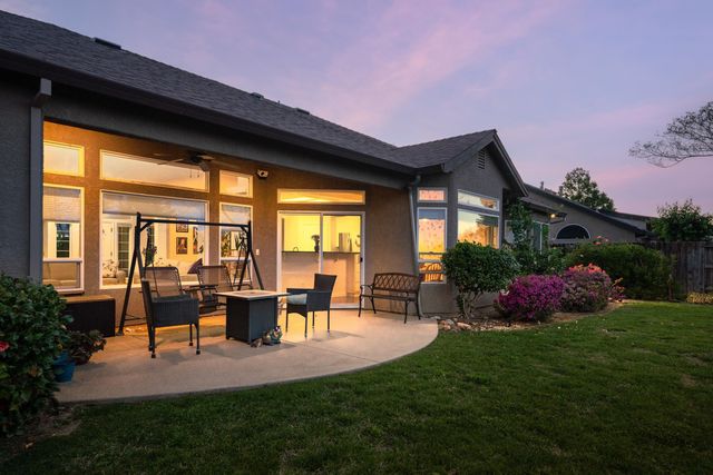 2965 Shadow Brook Lane, Redding, CA 96001